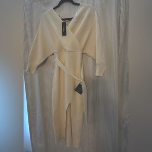 NWT Lulus wrap midi dress, slit and tie. Size S. Cream color.